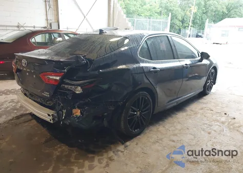 2021 Toyota Camry Xse Hybrid z USA, uszkodzony, nr VIN 4T1K31AK4MU029632